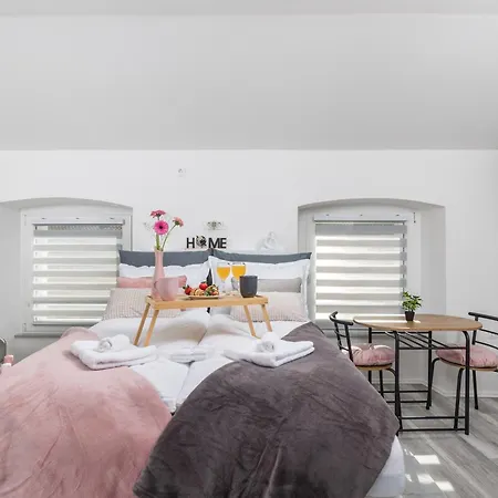 Lily Apartment *