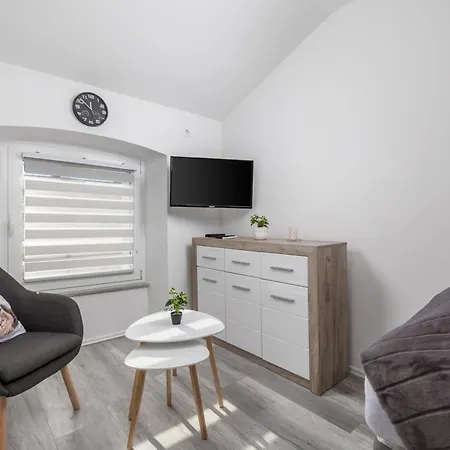 Lily Apartment