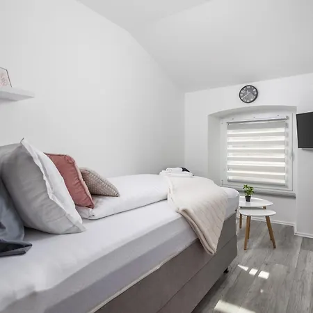 Lily Apartment *